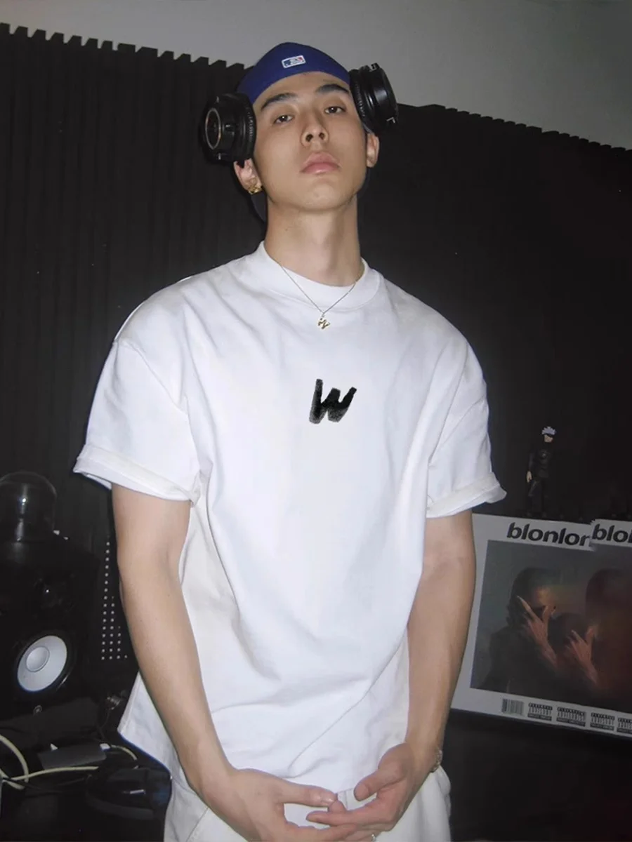 

Новая мужская футболка Tra Brand 2025 года, американского стиля, свободного кроя, белая, хлопковая, с коротким рукавом, молодежная, модная, повседневная, удобная