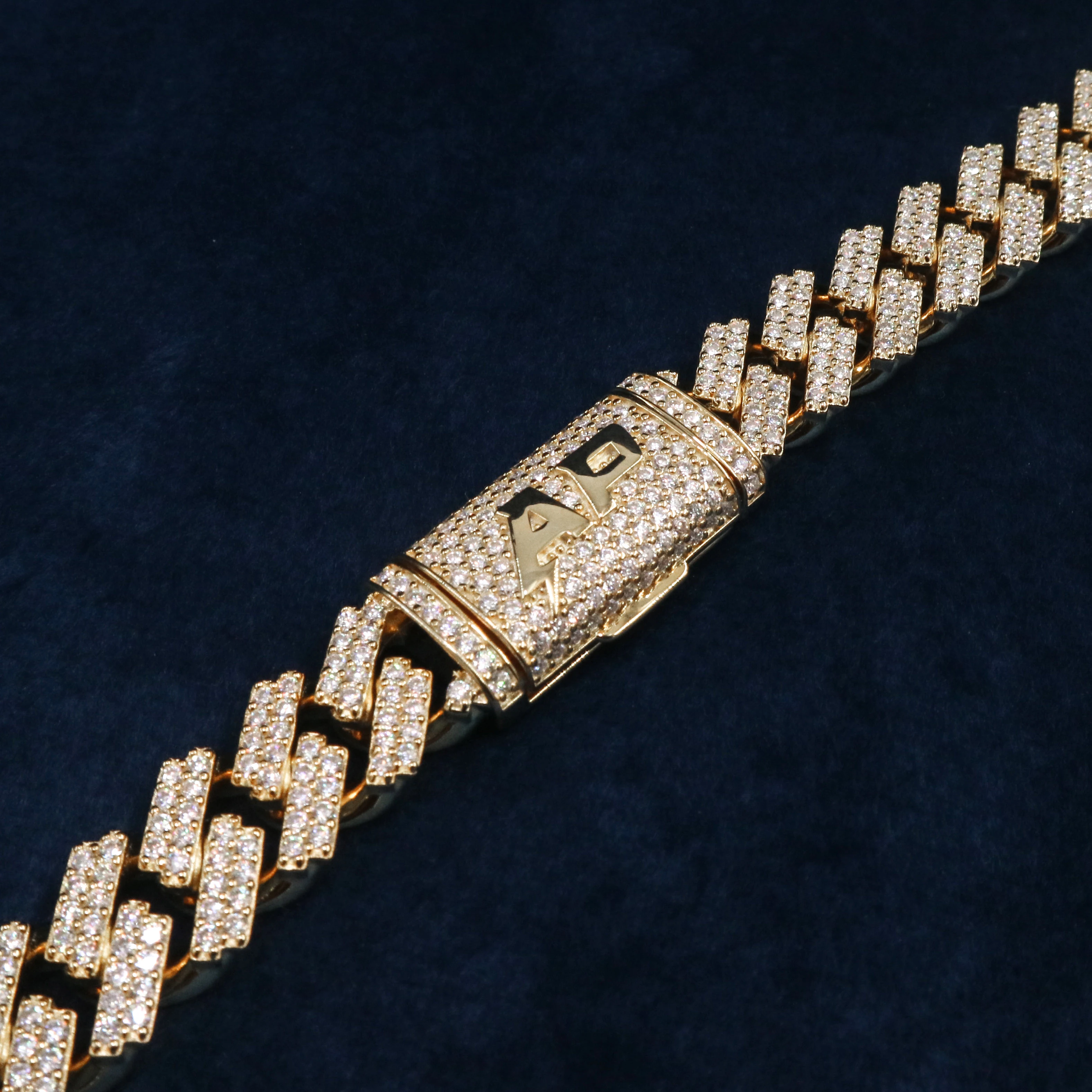 Moissanite 10mm Cuban Chain GRA Certificate 925 Gold Plated Custom Clasp Iced Out VVS Moissanite Cuban Link Chain..