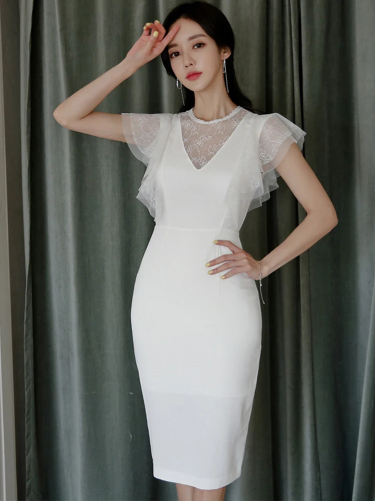 Elegante vestido blanco y negro para mujer, vestido Vintage de encaje transparente con volantes empalmados, Bodycon con abertura, fiesta de graduación, ropa de banquete