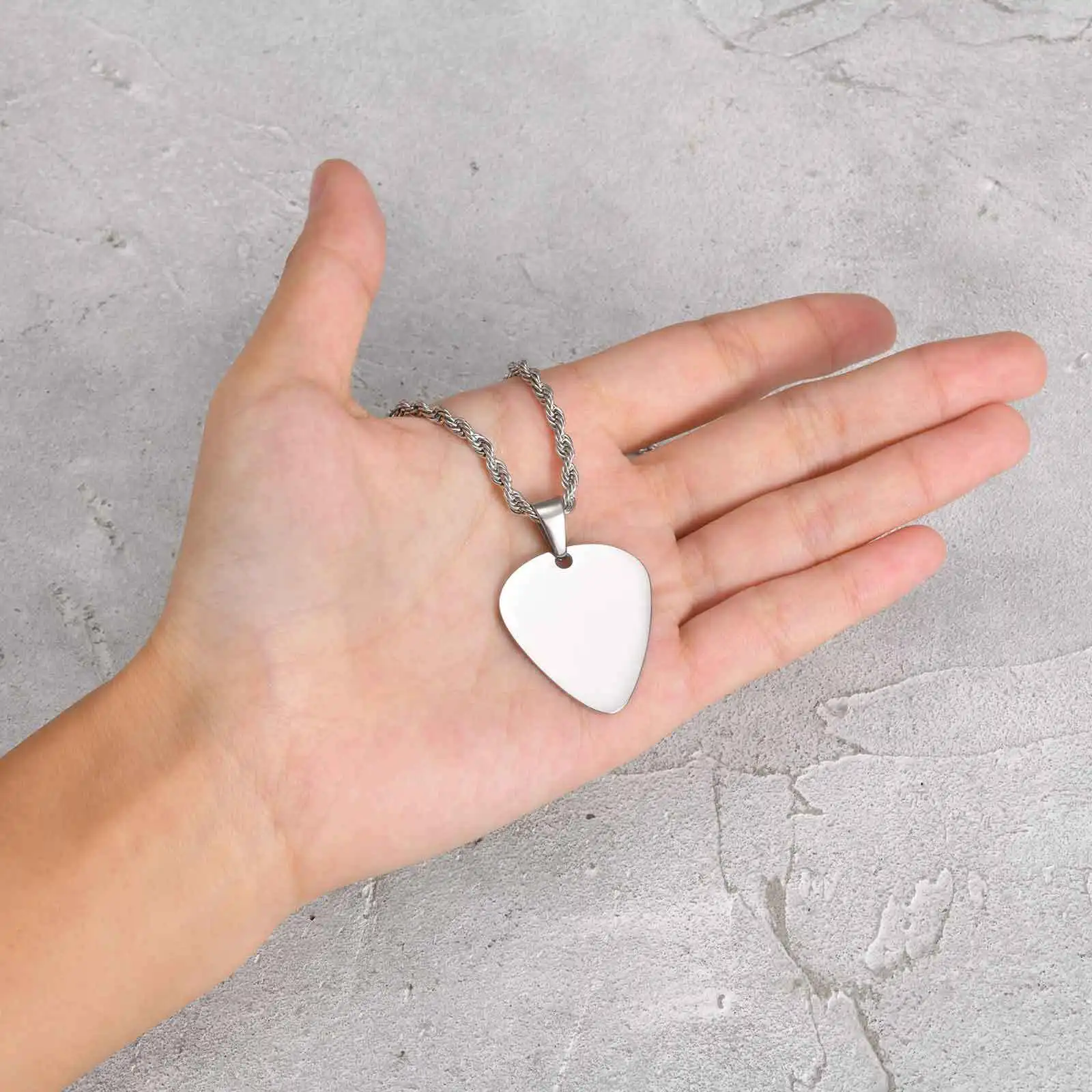 قلادة على شكل مجداف جيتار للرجال والأولاد، قلادة مجداف من الفولاذ المقاوم للصدأ عالية الجودة، هدية مجوهرات لاعب الجيتار