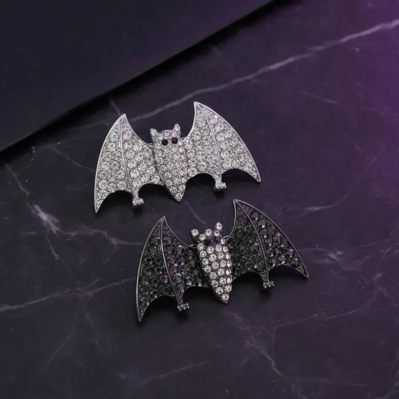 Funny Bat Brooch Gothic Lapel Pin Y2K Cool Decor Badge for Women Denim Coat Sweater Halloween Party Wear Accessory
