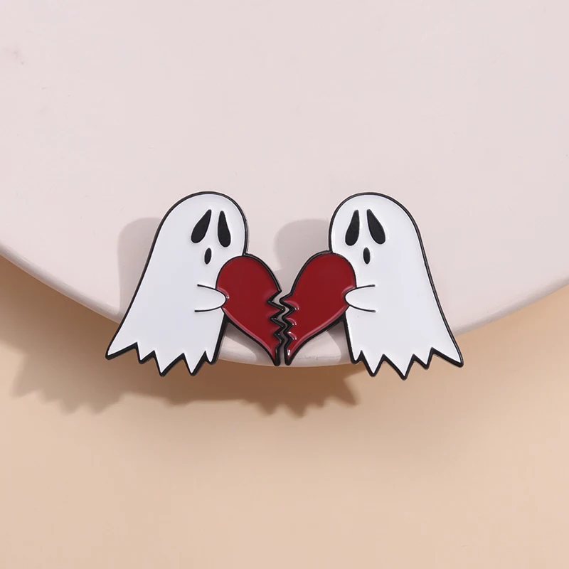 

Love Ghost Brooches Couple Pair Of Pins Adorned With Metal Enamel Pin Badges Clothing Decorative Medals Halloween Jewelry