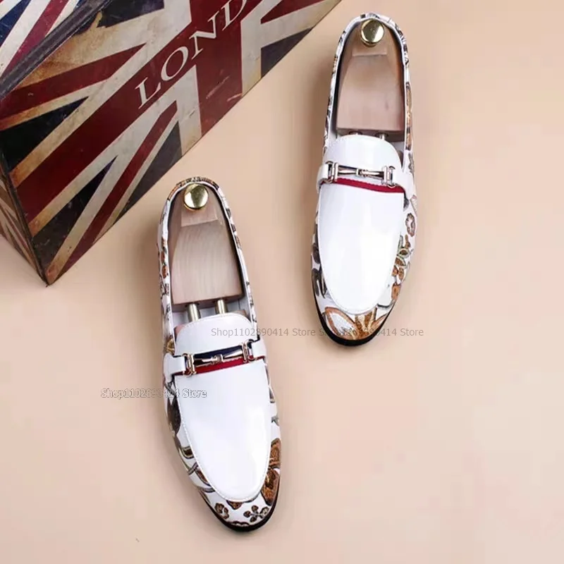 White Patent Leather Embroidery Men Loafers Fashionable Comfort Slip On Men Shoes Handmade Runway Casual Novel Low Top Men Shoes