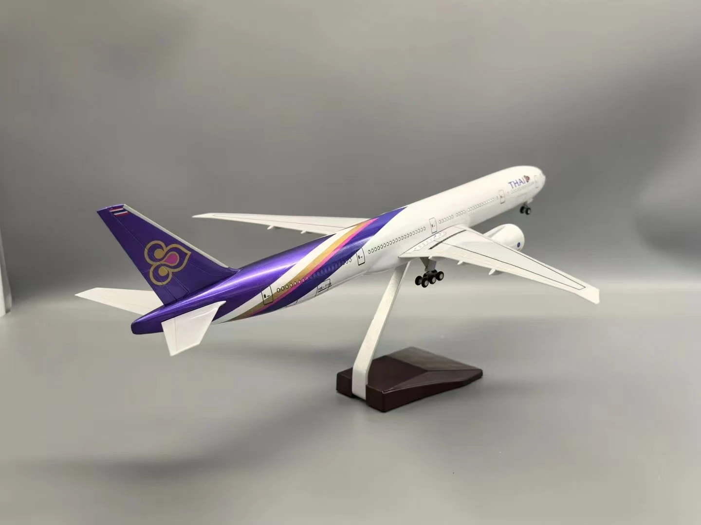 B777 777 Thailand Large Model Diecast Airplane Model Kits with Stand Airlines Model Display Collectible for Aviation Enthusias