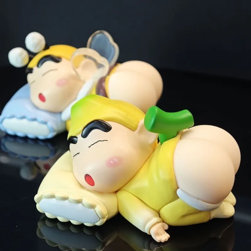 Crayon Shin-chan Sdraiato Posizione Serie Figurina Fondo nudo Giocattolo da spremere Giocattolo antistress Ornamento da tavolo alla moda Regalo di festa