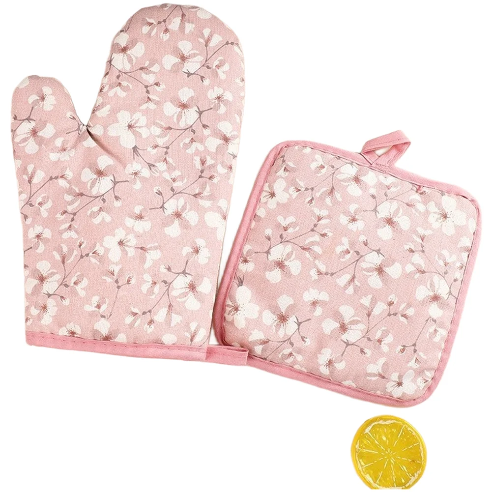 Non Slip Oven Mitts with Thick Heat Resistant Material Designed for Safe Handling of Hot Bakeware in Microwave and Oven