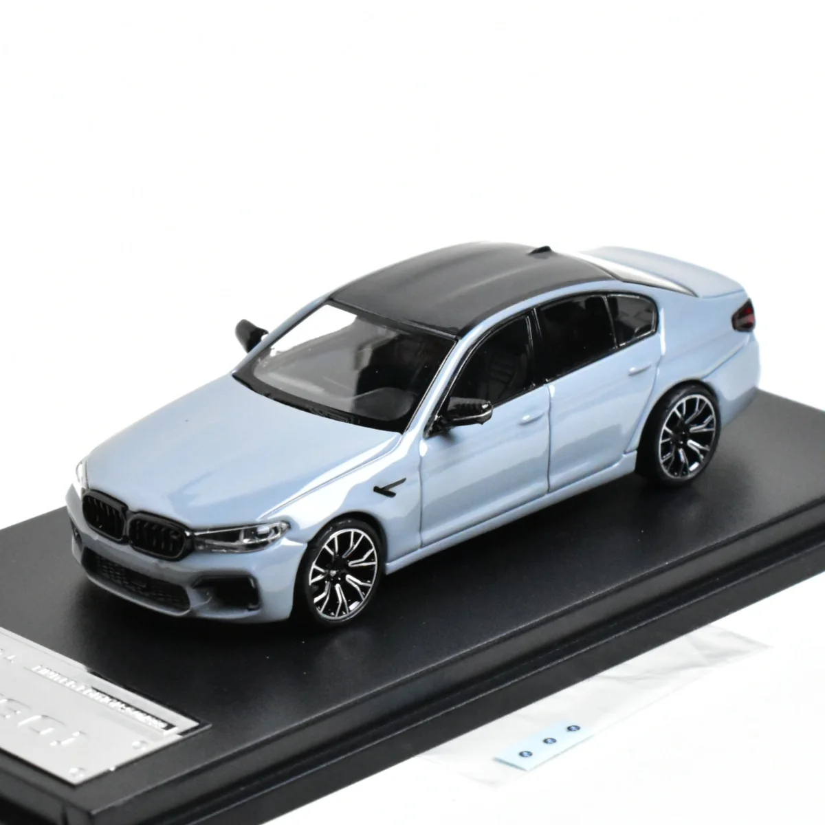 MJ 1:64 M5 F90 Sammlermodellauto aus Druckguss – Detail 11