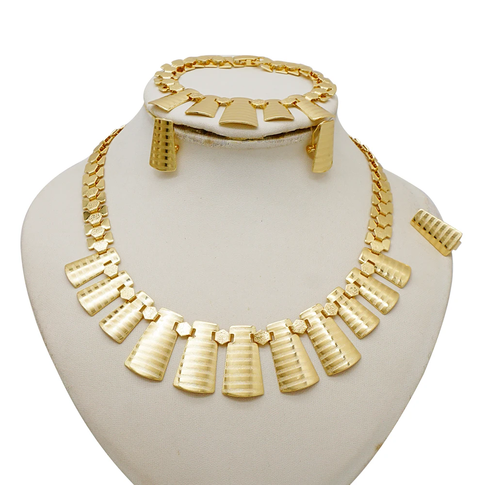 Elegant Charming Go… - image