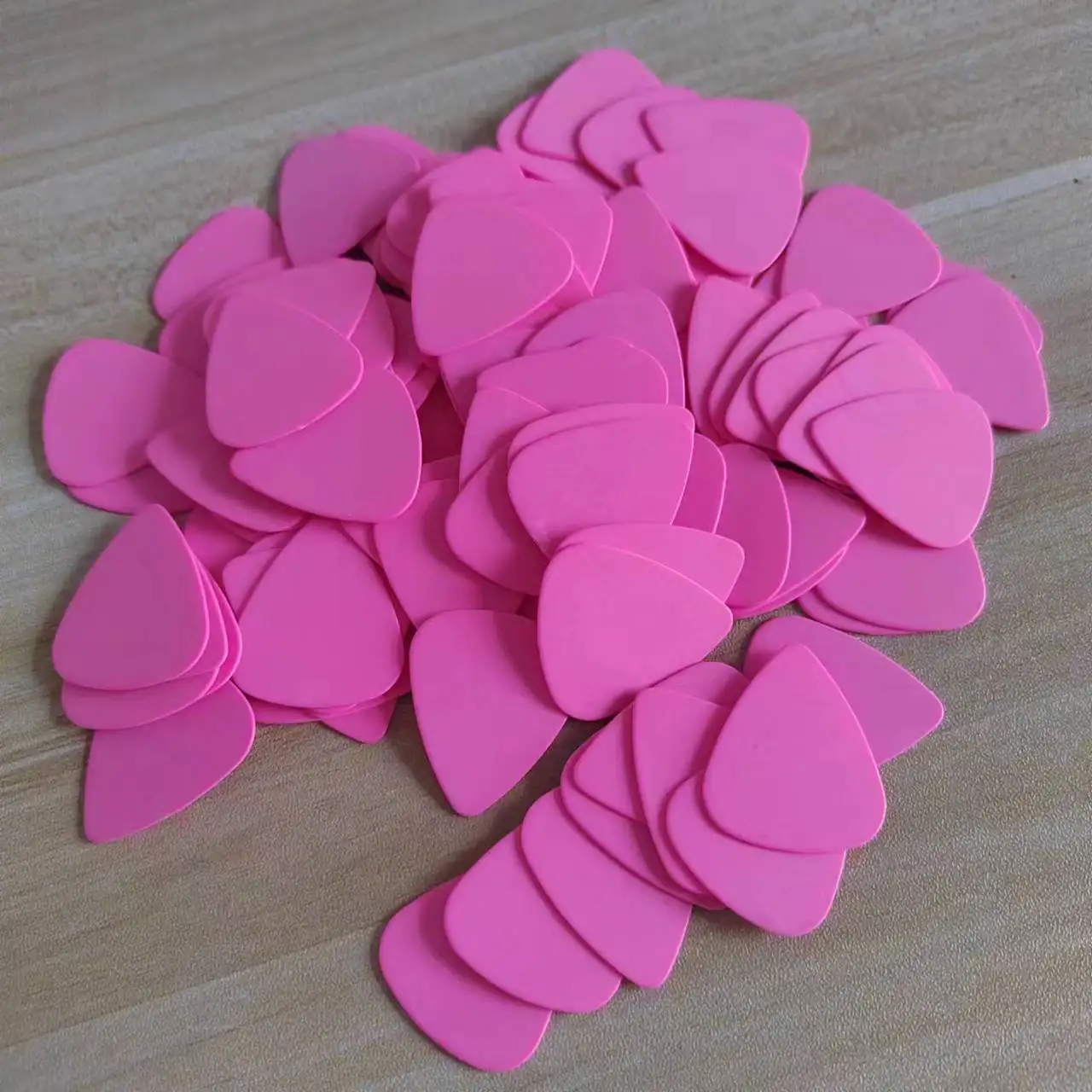 Delrin Guitar Pick, No Logo, Pure Pink Color, Blank Matt Derlin Plectrum Picks, 0.8mm Gauge Mediator