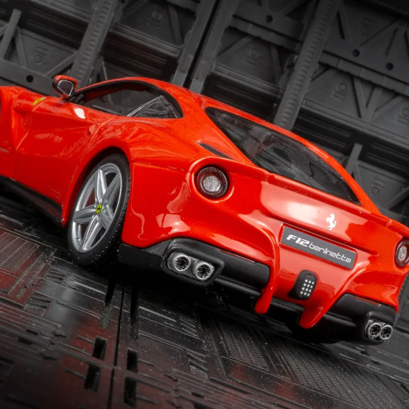

Bburago 1:24 Ferrari F12 спортивный автомобиль из сплава, статическая модель автомобиля, коллекция орнаментов с подставкой для дисплея, может открыть дверь, тонкая работа