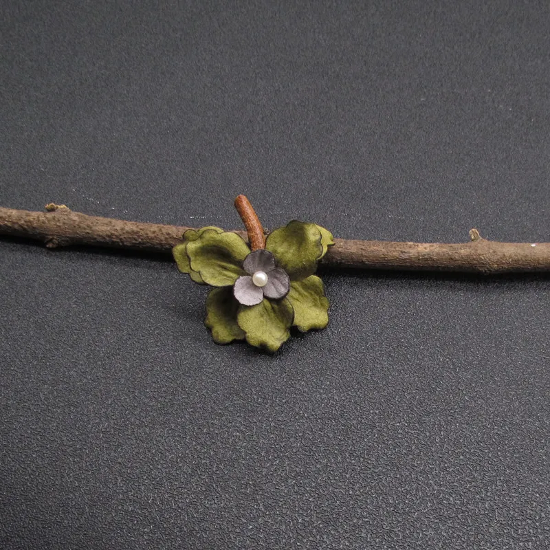Chinese Style Hanfu Retro Fabric Flower Brooch Mixed Material Faux Pearl Lapel Pin For Suit Coat Shawl Cheongsam In Green Gray