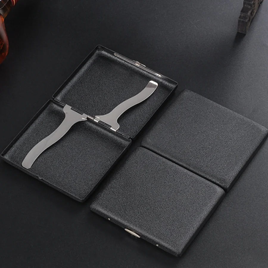 Black Matte Textured Iron Cigarette Case: Simple And Durable for Coarse And Medium Cigarettes