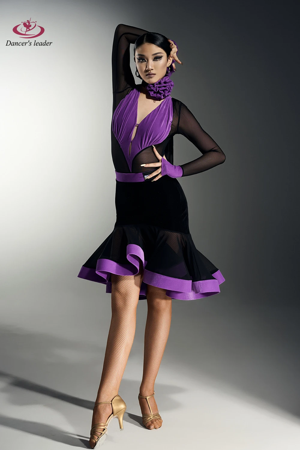 

Latin Dance Costume Women's High-end Contrasting Color Splicing Small V-neck Samba Dance Dress Performance Dress