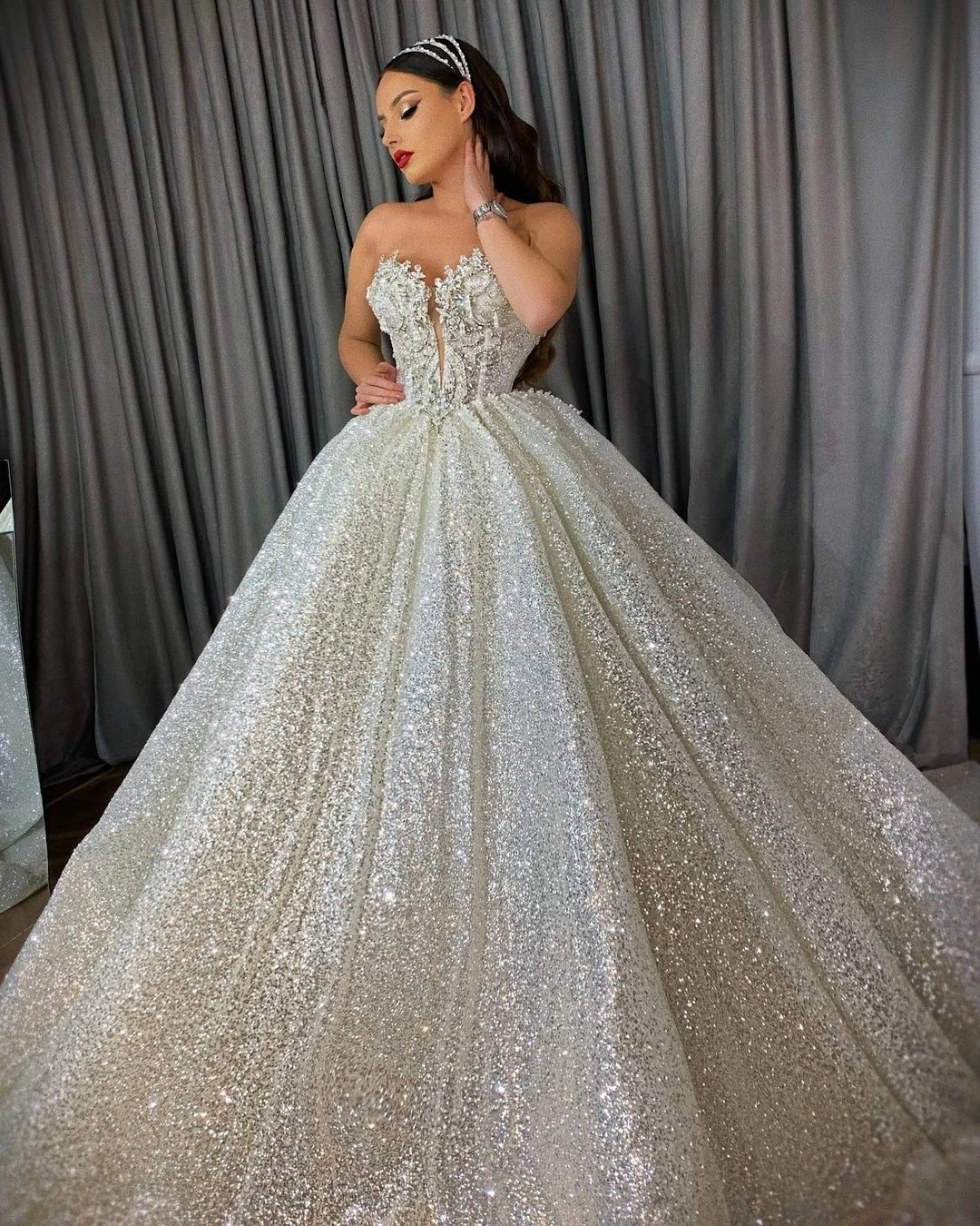 Abito da sposa con paillettes scintillanti senza spalline perline lucide lunghezza del pavimento senza maniche abiti da sposa senza schienale su misura Vestido De Novia