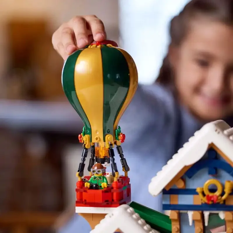 Lego Santa's Post Office 10339 5 Minifigures for 18+ Ages 1440 Pieces