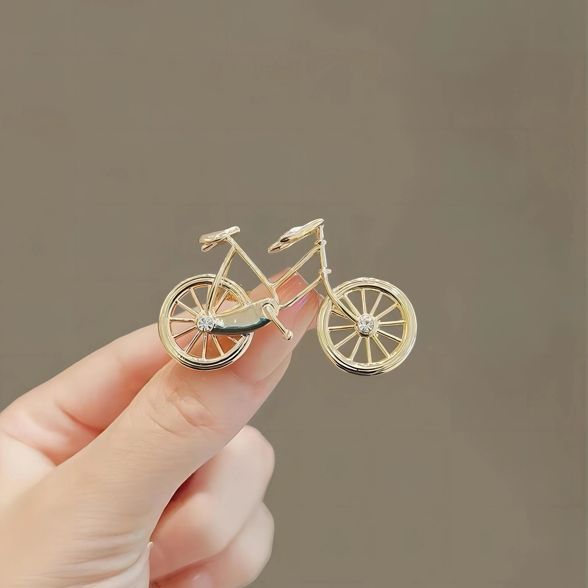 Enamel Bicycle Brooches for Women Unisex Rhinestone Transportation Pins Event Party Backpack Decoration Clothes Accessories