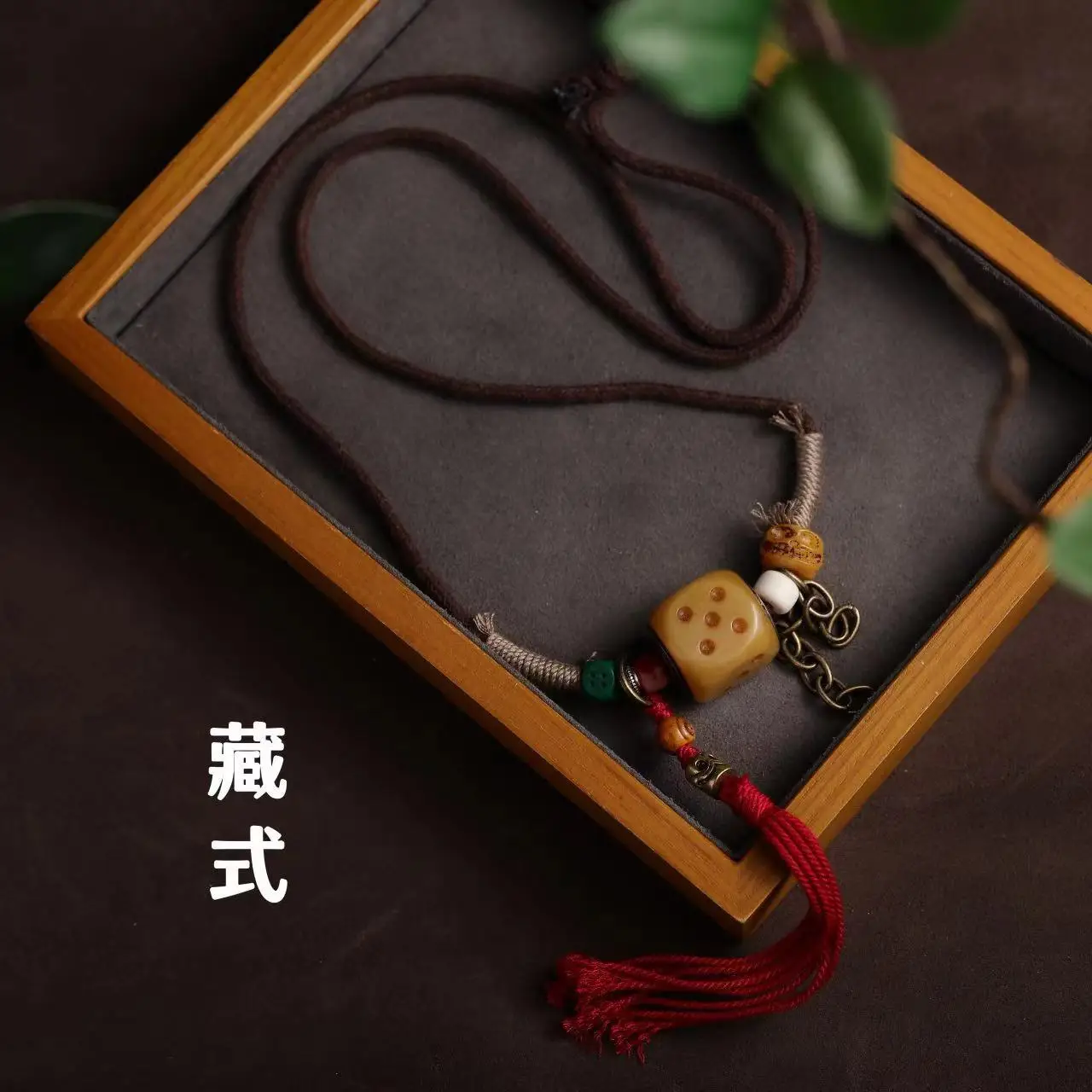 

Design Tibetan Style Camel Bones With Beads Silly Dice Pendant Necklace Hanging Rope Cultural Toys For Both Men And Women Lucky