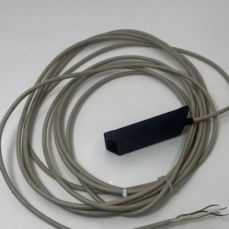30426112   165270   114270  120272   207KS22D01  171271VY01  114V62A0D  207KS14N05  12924006   New Original Magnetic Switch