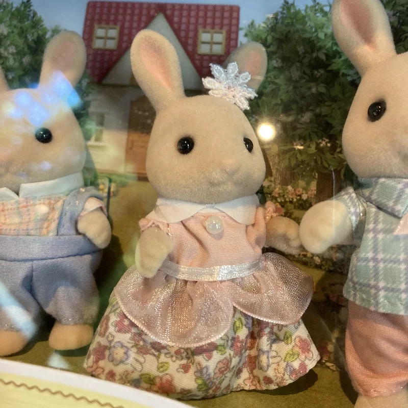 Accesorios para familias Sylvanian, críticas de Calico, juguetes para niñas y niños, figuras de Anime en miniatura, muñecos, juguetes para niños, familia de conejos de leche