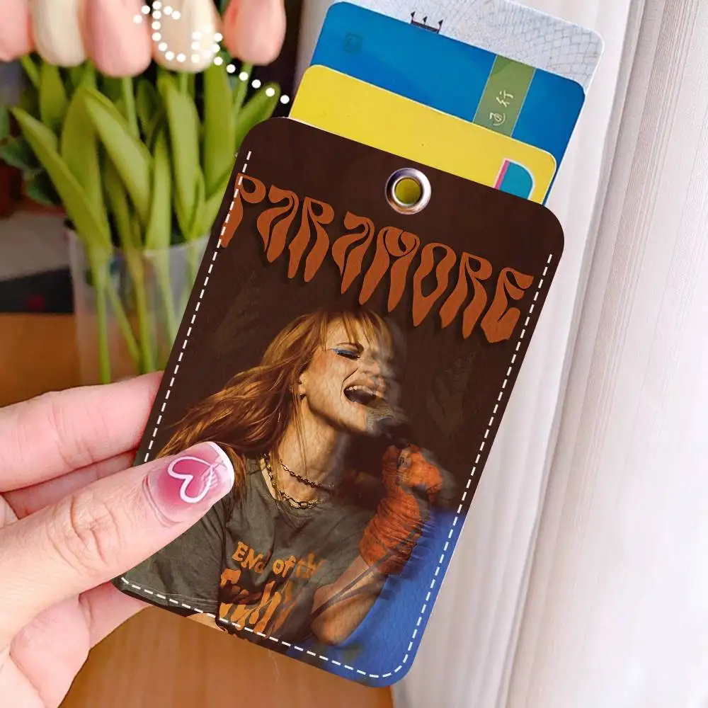 حامل بطاقة أنيمي من Singer P-Paramore مناسب لحامل بطاقات العمل التجارية المصرفية وبطاقة الهوية الائتمانية وحامل حقيبة المفاتيح