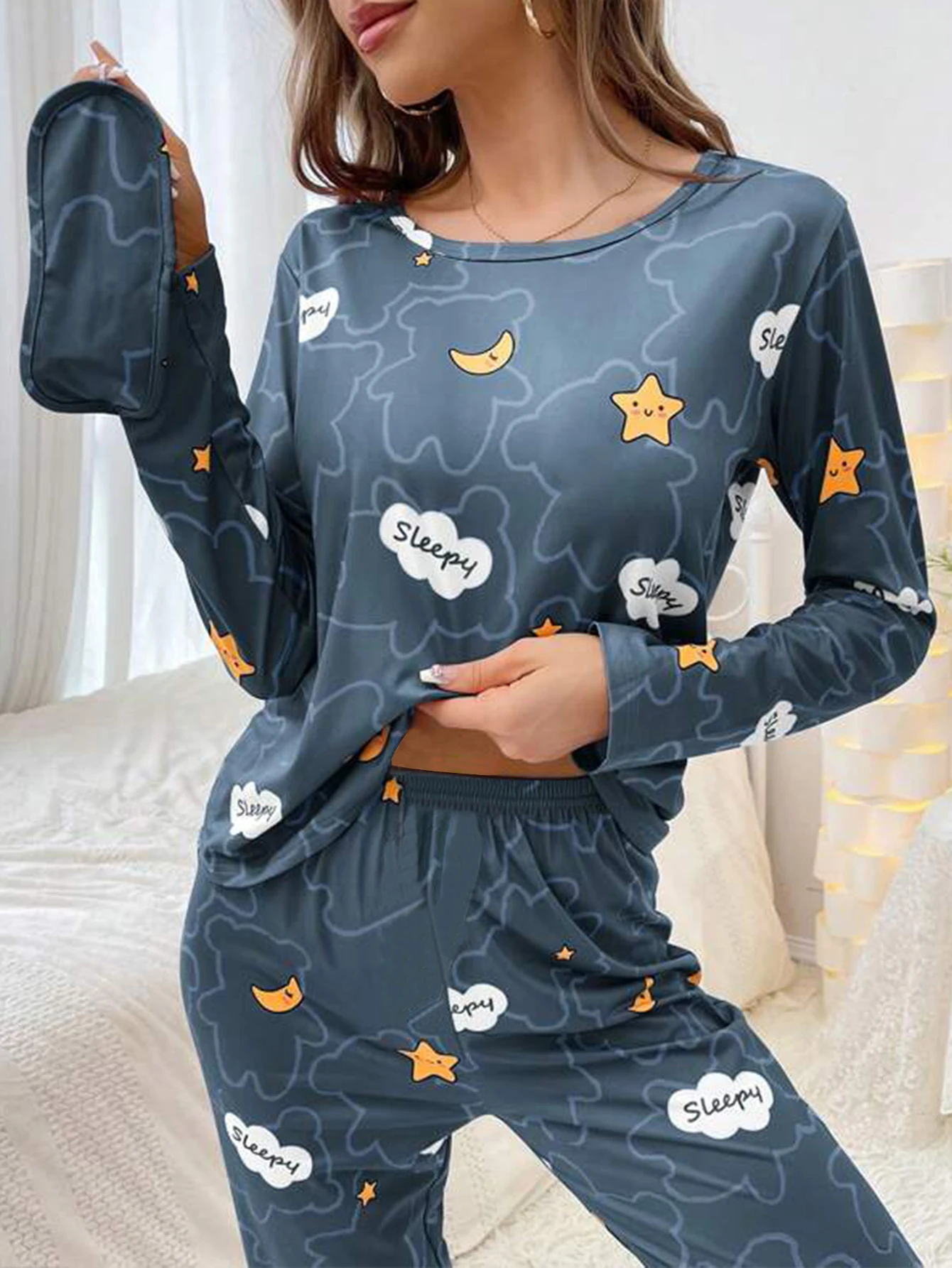 Set pigiama donna Cloud Moon Star Print manica lunga girocollo Top pantalone elastico con maschera per gli occhi pigiameria da donna Loungerwear