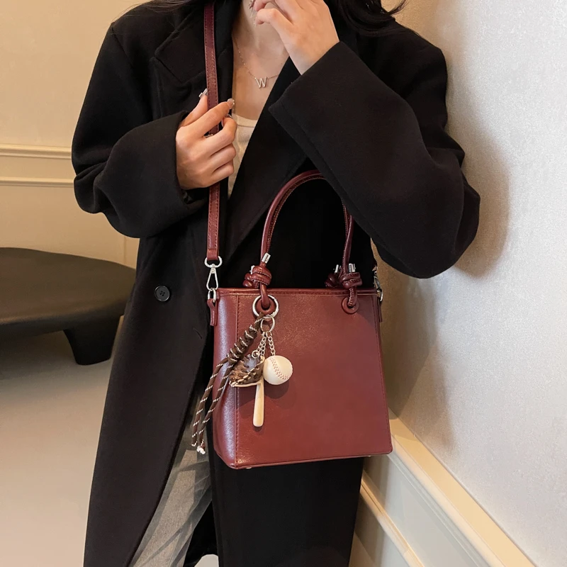 Quality Top-handle Bags For Women Multi Compartments Big Capacity Shoulder Crossbody Bucket Bag With Pendant 2024 Luxury Handbag