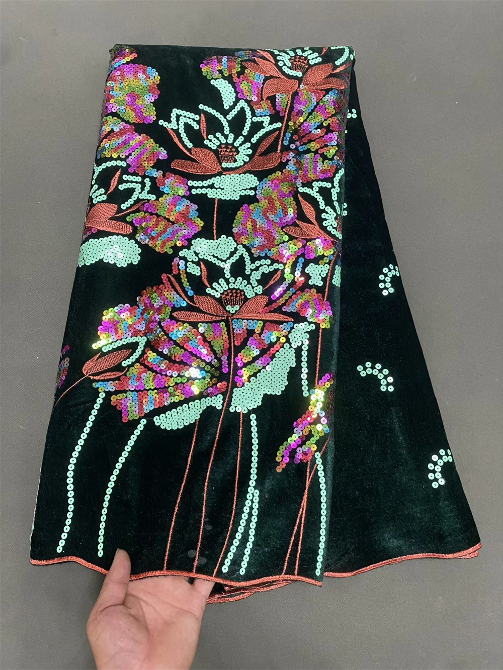 Luxury Velvet Lace with Sequins Embroidery for Wedding Party Dresses Elegant Durable African Lace Fabric