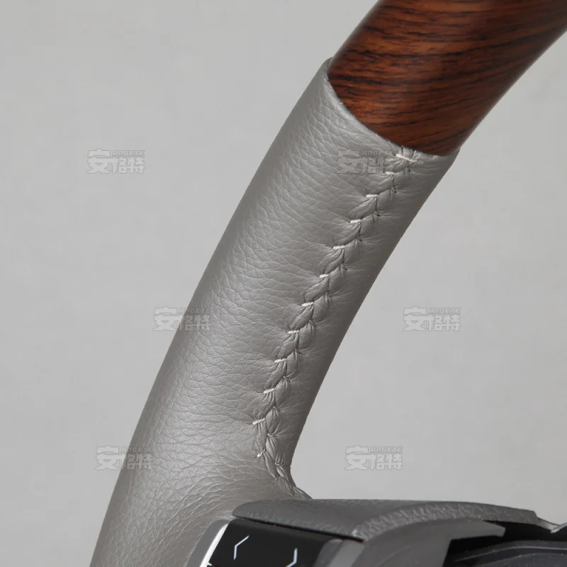 

Foreign Trade Cross-Border E-commerce Suitable for Toyota Land Cruiser Modified LC200 LC70 Mahogany Steering Wheel