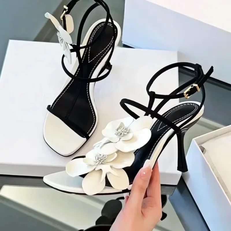 Luxury Designer Flower Heeled Sandals Women Summer Ankle Wrap Metal Buckles Thin High Heels Elegant Women Pumps Zapatos De Mujer