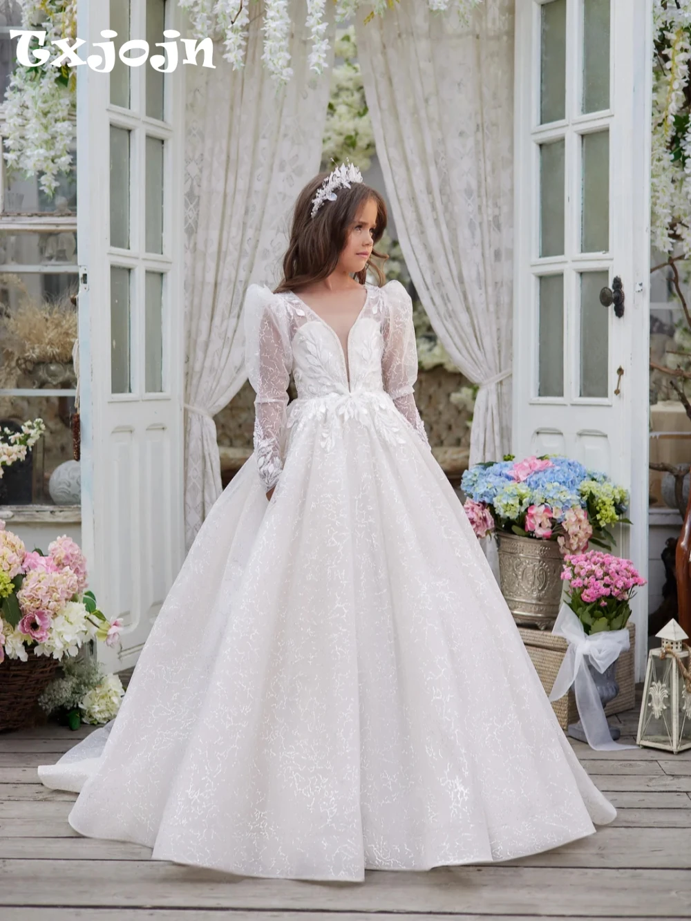 

Luxurious Beaded V-neck Long Sleeve Princess Gown For Girls Wedding Guest Wear 2026 Newest Charming Lace Appliques Kids Dresses