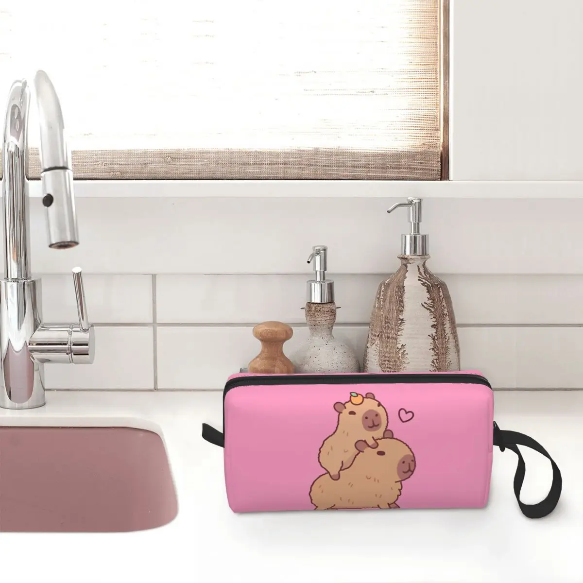 Cute Baby Capybara Hitching A Ride Makeup Bag Pouch Cosmetic Bag for Men Women Toiletry Bag Dopp Kit