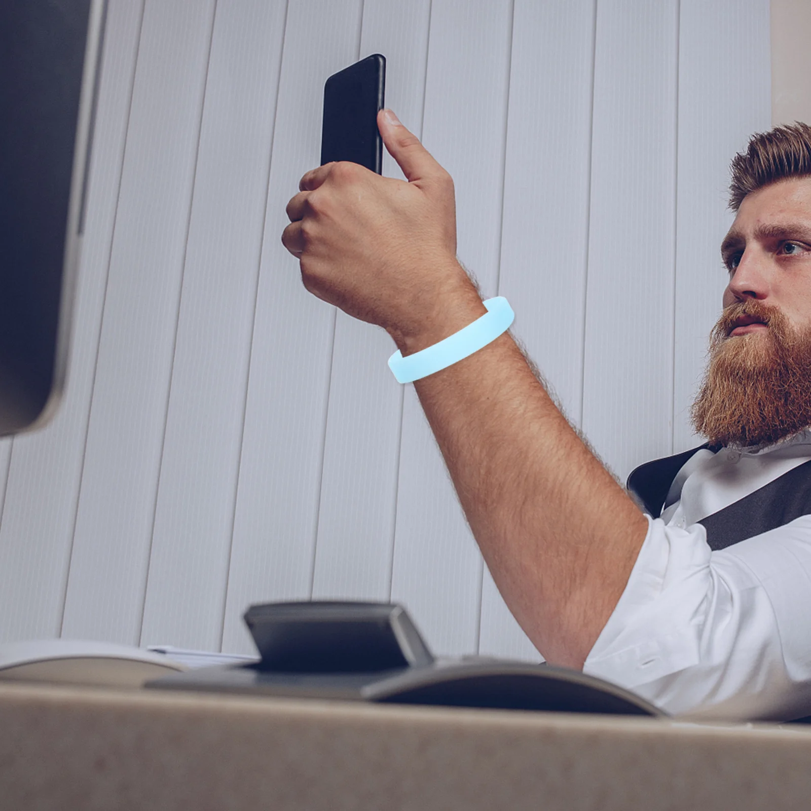 

40 шт. флуоресцентные силиконовые браслеты, простые эластичные ленты, светящиеся в темноте для ночной видимости, спортивные аксессуары