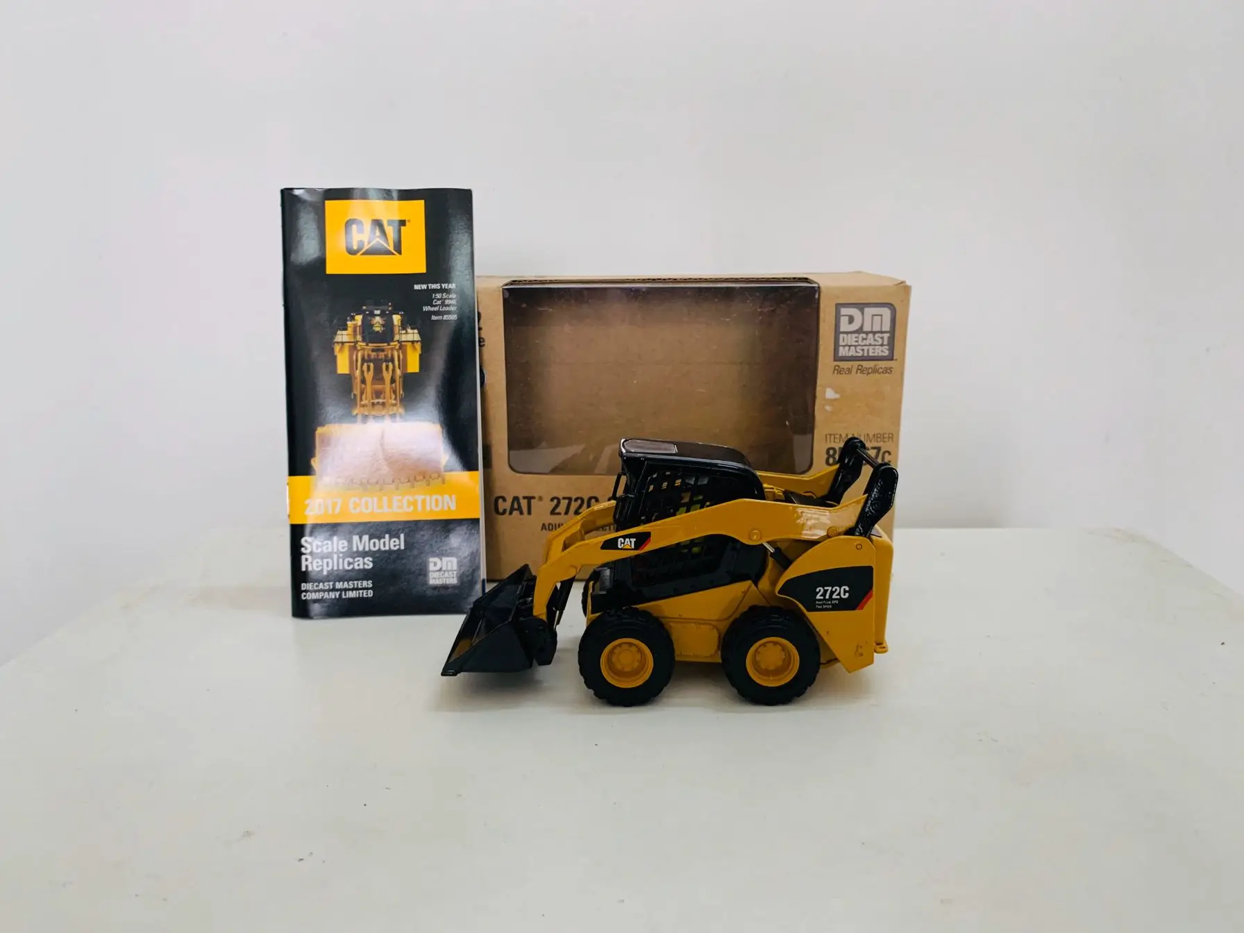 DM 272C Skid Steer Loader 1:32 Scale Metal By DieCast Masters 85167C Collectible Model New in Box