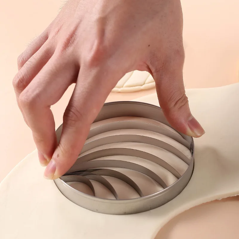 Cartoon cookie mold stainless steel cookie baking tool parent-child non-stick press cute graphics Mu Si circle.