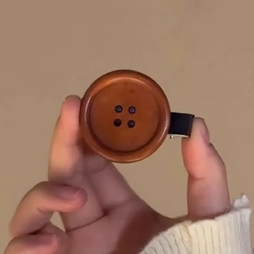 Retro Wood and Alloy Button Hair Clip Barrette - Brown