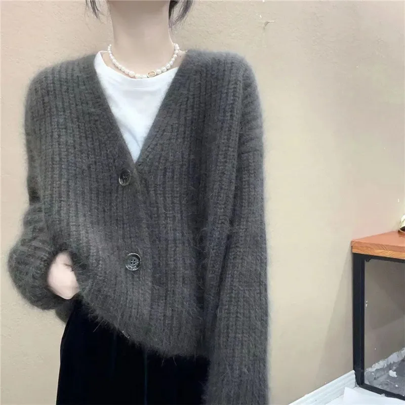 

Autumn Winter New Women V-Neck Knitted Cardigan Fashion Long Sleeves Knitwear Clothes Casual Sweaters Loose Ladies Tops W1043