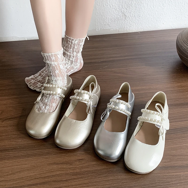 

2025 НОВЫЕ красивые простые высококачественные и модные одинарные туфли на низком каблуке, женская новая осенняя мягкая повседневная обувь