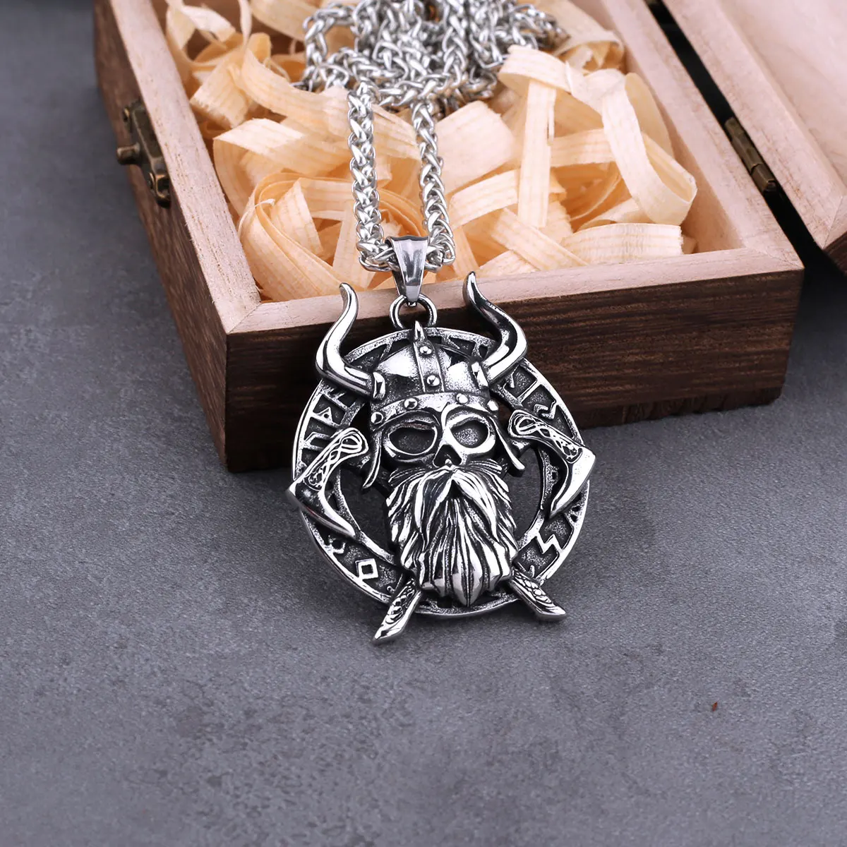 Stainless Steel Nordic Viking Spartan Horn Warrior Men and Women Pendant Necklace Punk Retro Domineering Amulet Jewelry Gift