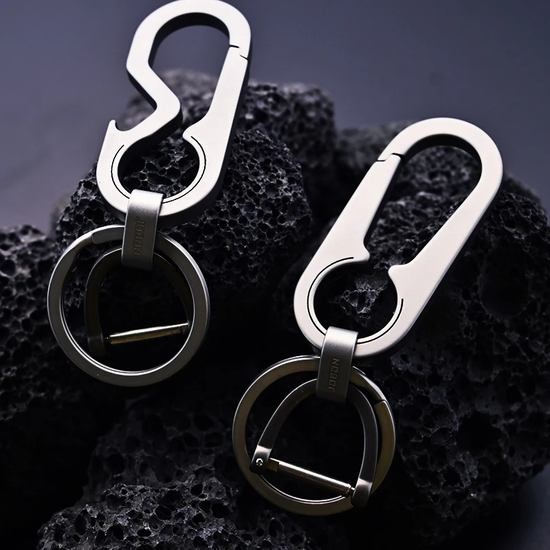 Titanium Alloy Car KeyChain Super Lightweight EDC Tool Keychain Hanging Buckle Motorcycle Key Chain The Best Gifts For Men