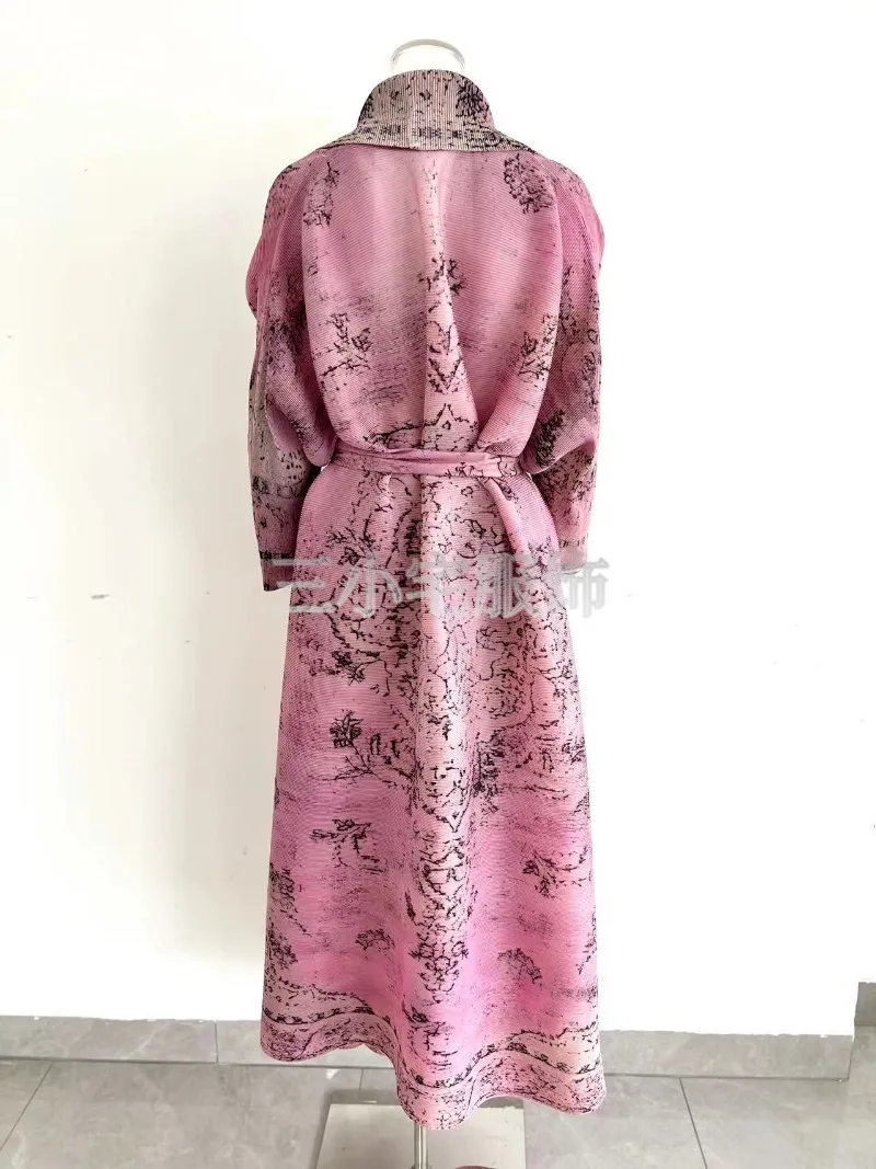 Yudx Miyake Langarm bedrucktes Kleid Wind break Frauen 2024 Winter neue Original Designer Abayas Turndown Kragen Gürtel Mäntel