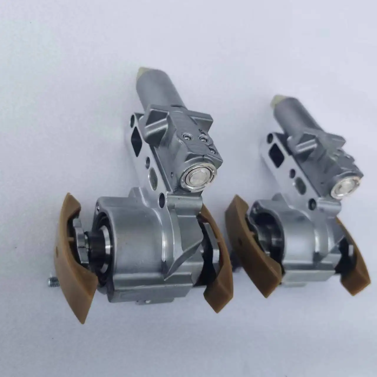A6 A8 Quattro Rs6 S8 4.2   for Touareg 077109088P 077109087P Timing Chain Tensioner Left and Right Camshaft Adjuster