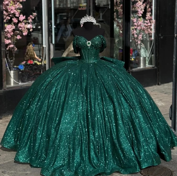 Gaun hijau tua elegan putri Quinceanera Meksiko gaun bersinar payet berlian bahu terbuka jubah de quinceanera pesta Prom Gow