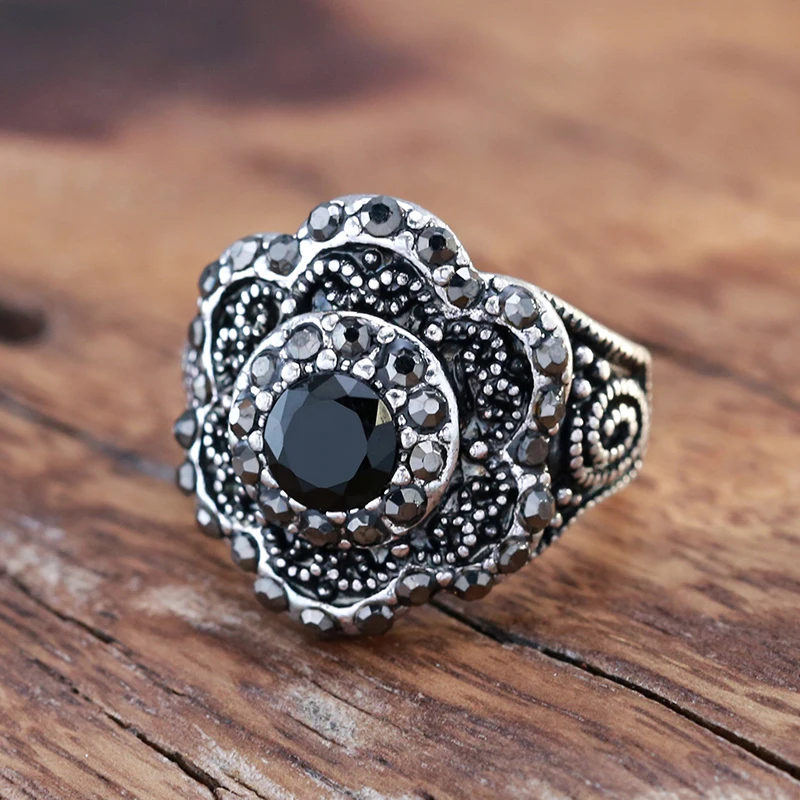 Wbmqda Vintage Tibetan Silver Natural Black Gemstone Large Rings For Women Retro Ethnic Motifs With Delicate Engraving 2023 New