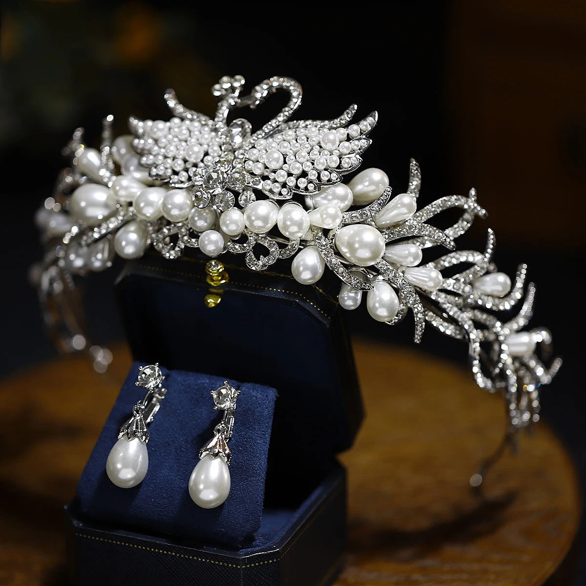 New Bride Crown Headpiece with Heavy Workmanship Mandarin Swan Pearls  Wedding Dress Accessories
