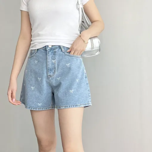 

Retro Washed High Waist Versatile Embroidered Knot Casual Denim Shorts Women's Summer Cotton Jeans Shorts Loose Fit