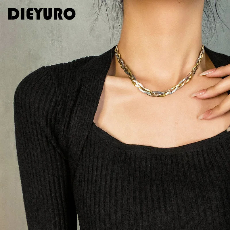 DIEYURO-gargantilla de cadena de serpiente trenzada a mano de acero de titanio para mujer, cadena de clavícula de Color dorado, joyería de moda al por mayor