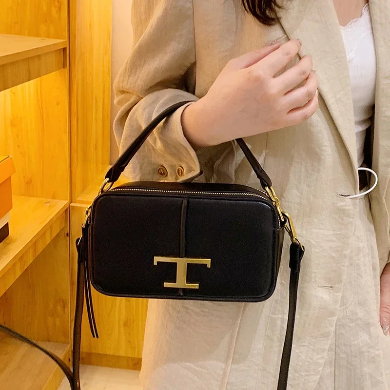 

Trendy Textured Leather Messenger Bag Vintage Minimalist Crossbody Tote Solid Color Design For Modern Lifestyle Needs