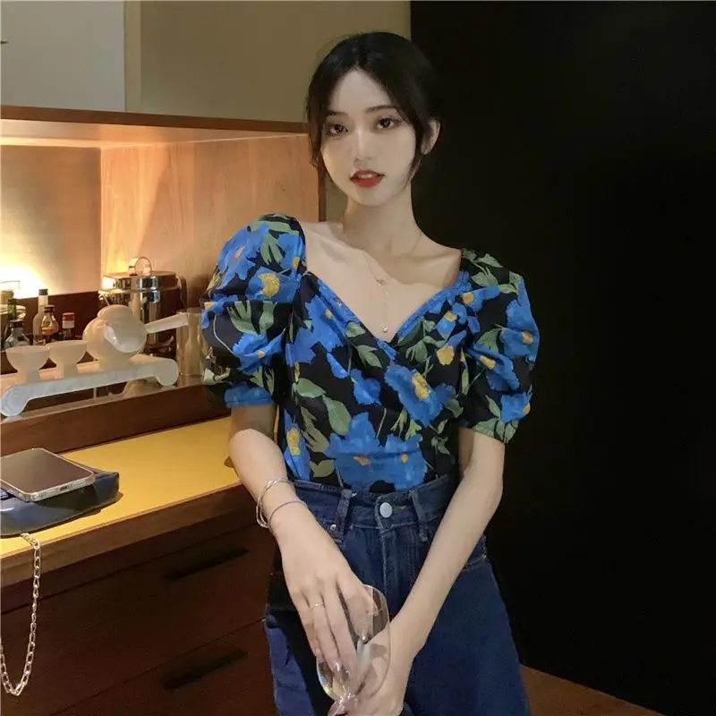 Casual Fashionable Square Neck Bubble Sleeves Shirt for Women\'s Summer New French Style Age Reducing Blue Floral Chic Short Top