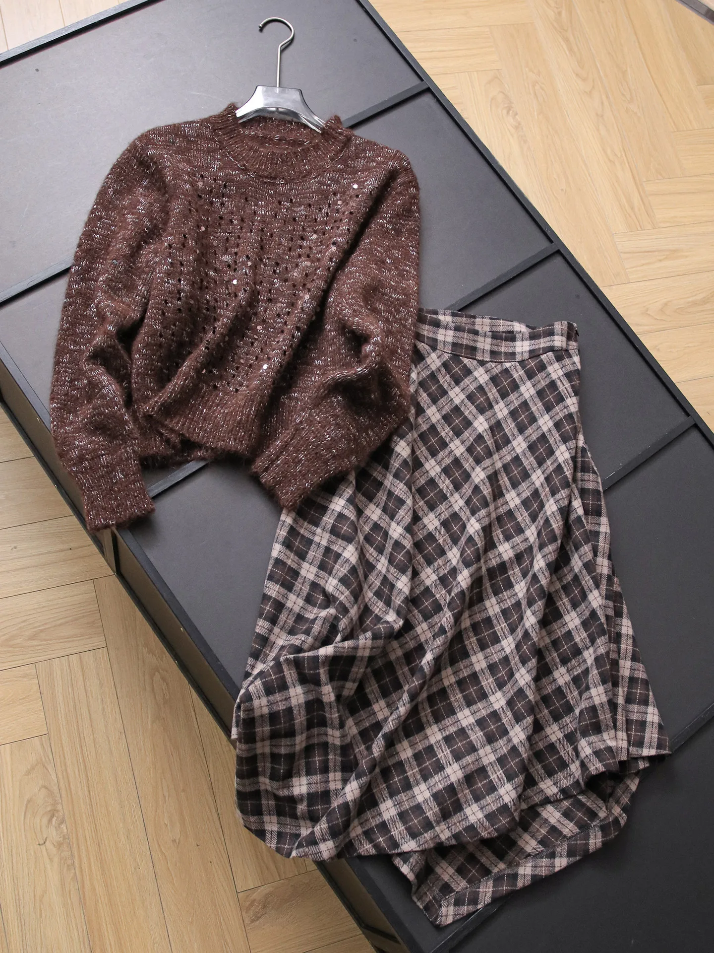 

Shiny Sequin round Neck Loose Slim Fit Overhead Sweater Women's Half Skirt Set Casual Style Autumn Spring Season Long Sleeve