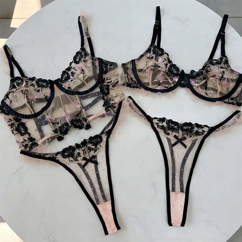 Clashing Sexy Flower ricamo Lingerie intimo donna Set donna reggiseno Push up con mutande vestito per donna